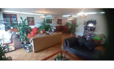 VENTA DE AMPLIO APARTAMENTO EN EL BARRIO LAURELES MEDELLIN