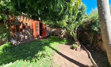 Casa solida,5 dorm.4 baños, estar, terraza, estacionamiento.