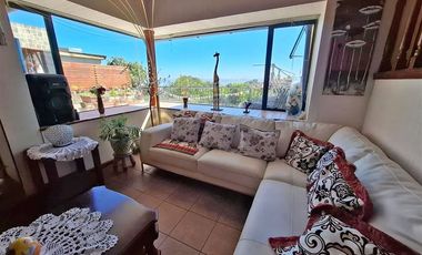 Casa solida,5 dorm.4 baños, estar, terraza, estacionamiento.