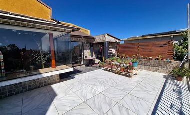 Casa solida,5 dorm.4 baños, estar, terraza, estacionamiento.