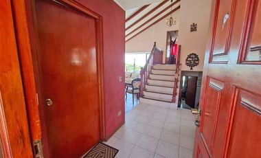Casa solida,5 dorm.4 baños, estar, terraza, estacionamiento.
