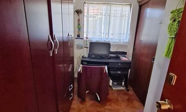 Casa solida,5 dorm.4 baños, estar, terraza, estacionamiento.