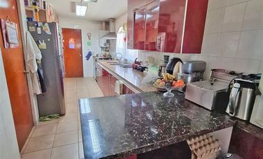 Casa solida,5 dorm.4 baños, estar, terraza, estacionamiento.