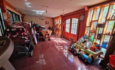 Casa solida,5 dorm.4 baños, estar, terraza, estacionamiento.
