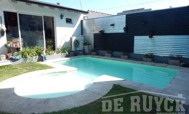 Casa en venta en Quilmes Oeste