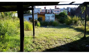 EXCELENTE LOTE DE 320M2 A 50 METROS DE AV J. M. DE ROSAS