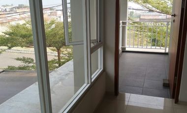 Rumah Cluster Cimahi 100m ke SMK Kesehatan diskon 25juta.