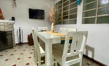 Casa de  3 AMBIENTES ubicada a 700 metros de la estación de trenes.