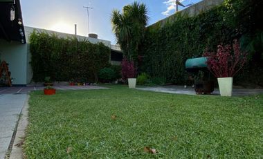 Casa de  3 AMBIENTES ubicada a 700 metros de la estación de trenes.