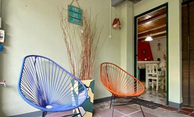 Casa de  3 AMBIENTES ubicada a 700 metros de la estación de trenes.