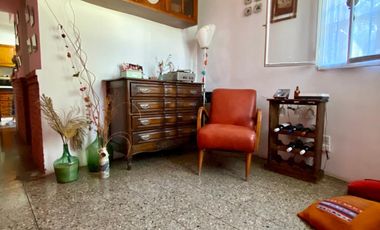 Casa de  3 AMBIENTES ubicada a 700 metros de la estación de trenes.