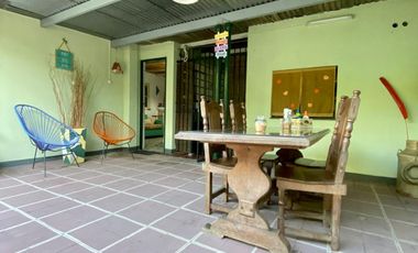 Casa de  3 AMBIENTES ubicada a 700 metros de la estación de trenes.