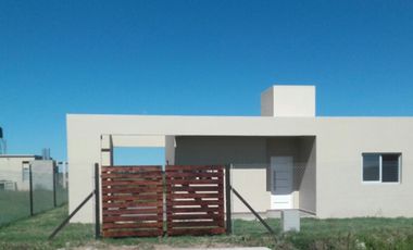 OPORTUNIDAD VENDE PROPIEDAD EN BARRIO ABIERTO FUNES NORTE ESTILO MODERNA