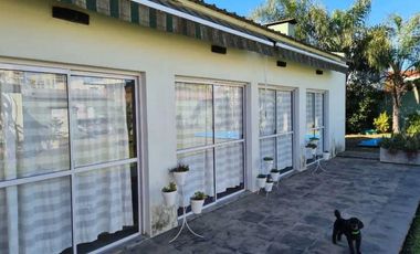 Casa venta - 2 dormitorios 4 baños - 680mts2 totales - Berazategui
