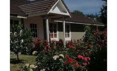 VENDO O PERMUTO HERMOSO CHALET CON RENTA FIJA RICAURTE CUNDINAMARCA