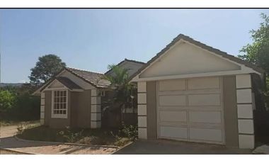 VENDO O PERMUTO HERMOSO CHALET CON RENTA FIJA RICAURTE CUNDINAMARCA