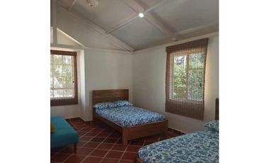 VENDO O PERMUTO HERMOSO CHALET CON RENTA FIJA RICAURTE CUNDINAMARCA