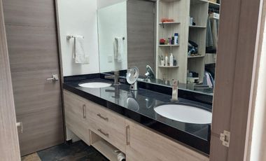 HERMOSA RESIDENCIA MODERNISTA  EN CONDOMINIO CON ALBERCA TECHADA