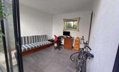 HERMOSA RESIDENCIA MODERNISTA  EN CONDOMINIO CON ALBERCA TECHADA