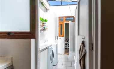 Espectacular casa remodelada calle interior sector Pocuro