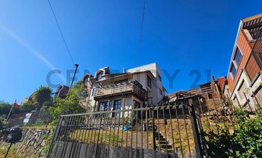 SE VENDE CASA 5D, CAMINO A PENCO, VILLA EL AROMO.