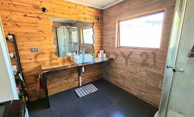 SE VENDE CASA 5D, CAMINO A PENCO, VILLA EL AROMO.