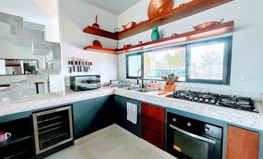 CASA EN VENTA EN YAXKUKUL YUCATAN RESIDENCIAL YAXLUM