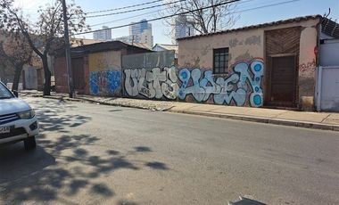 Sitio en Venta en Entre calle Yungay y Av. Mapocho