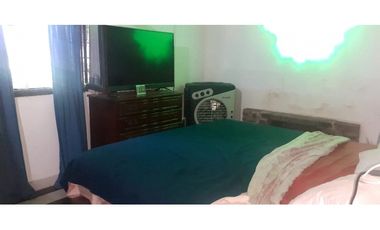 Casa 5 ambientes con dos galpones/ 1 1/4 Hectarea/ Zona La Trinidad