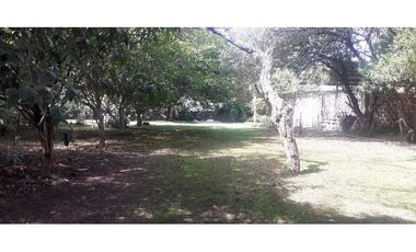 Casa 5 ambientes con dos galpones/ 1 1/4 Hectarea/ Zona La Trinidad