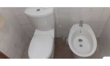 Casa 5 ambientes con dos galpones/ 1 1/4 Hectarea/ Zona La Trinidad