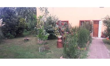 Casa 5 ambientes con dos galpones/ 1 1/4 Hectarea/ Zona La Trinidad