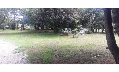 Casa 5 ambientes con dos galpones/ 1 1/4 Hectarea/ Zona La Trinidad