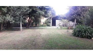 Casa 5 ambientes con dos galpones/ 1 1/4 Hectarea/ Zona La Trinidad