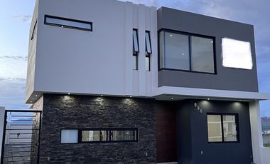 Oportunidad Residencia en venta Valle Imperial