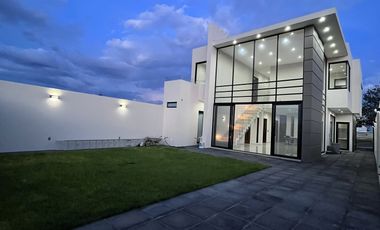 Oportunidad Residencia en venta Valle Imperial