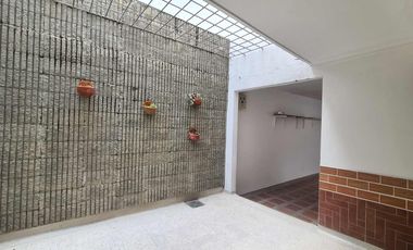 COD. 649 - SE VENDE CASA - BARRIO: BOSTON