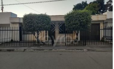 Casa contemporánea en el centro de Montería, barrio la Ceiba