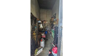 CASA DE DOS PLANTAS AL LADO DE LA PANAMERICANA