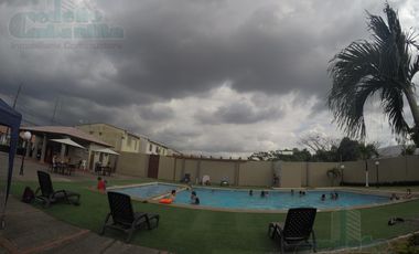 EN VENTA ACOGEDORA CASA EN  KM 1 AUTOPISTA TERMINAL TERRESTRE PASCUALES