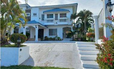 ALQUILER CASA CON PISCINA EN PLAYA BLANCA  (6)