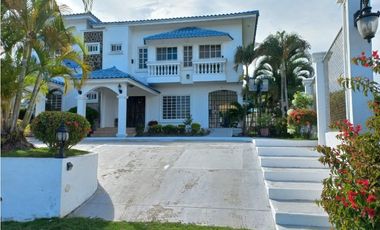 ALQUILER CASA CON PISCINA EN PLAYA BLANCA  (6)