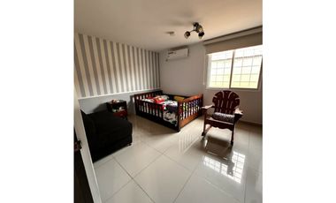 VENTA CASA EN ALTOS DEL BOSQUE - BARRIADA EL DORAL - PANELES SOLARES