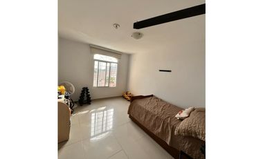 VENTA CASA EN ALTOS DEL BOSQUE - BARRIADA EL DORAL - PANELES SOLARES