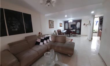 Se vende casa de dos pisos Barrio Santa Ana Palmira Valle Colombia
