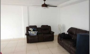 VENDO CASA CON PISCINA EN PASEO NORTE
