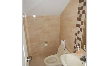 VENDO CASA CON PISCINA EN PASEO NORTE