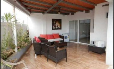 VENDO CASA CON PISCINA EN PASEO NORTE