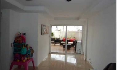 VENDO CASA CON PISCINA EN PASEO NORTE