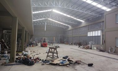 Galpónes 2000 m2 en total s/Lote 8600m2(108x80)a 100m Ruta11